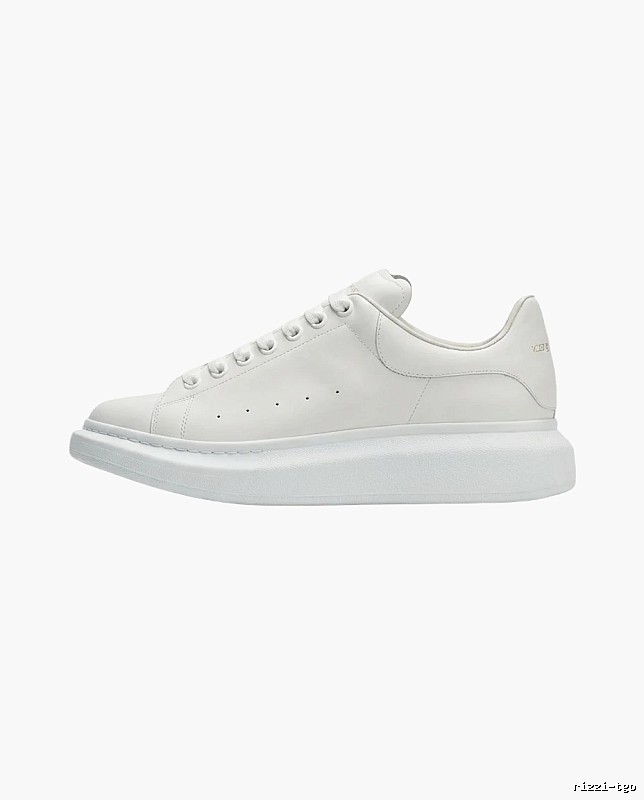 McQueen thick-soled casual small white shoes