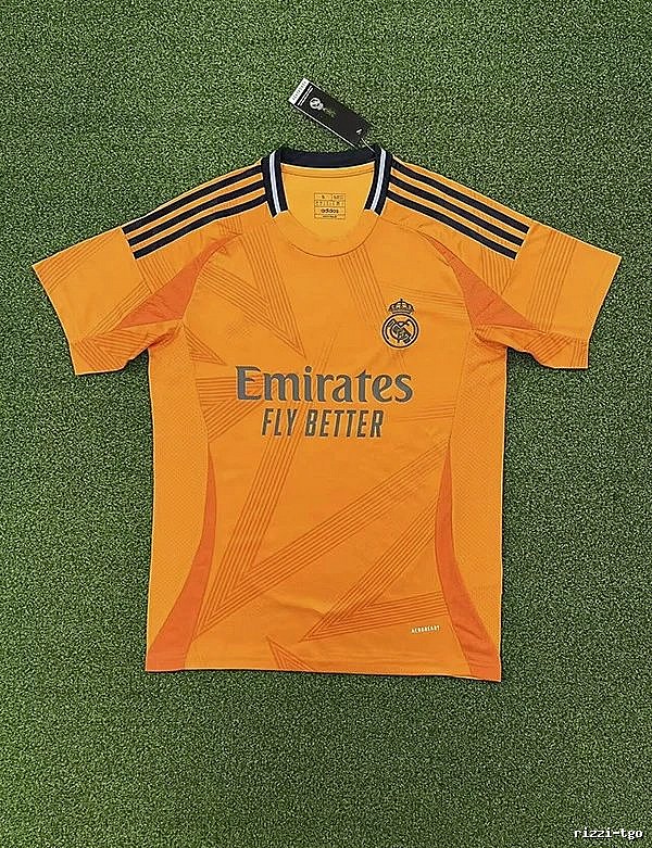 Real Madrid Casual Home soccer jersey White Real Madrid for Streetwear Looks