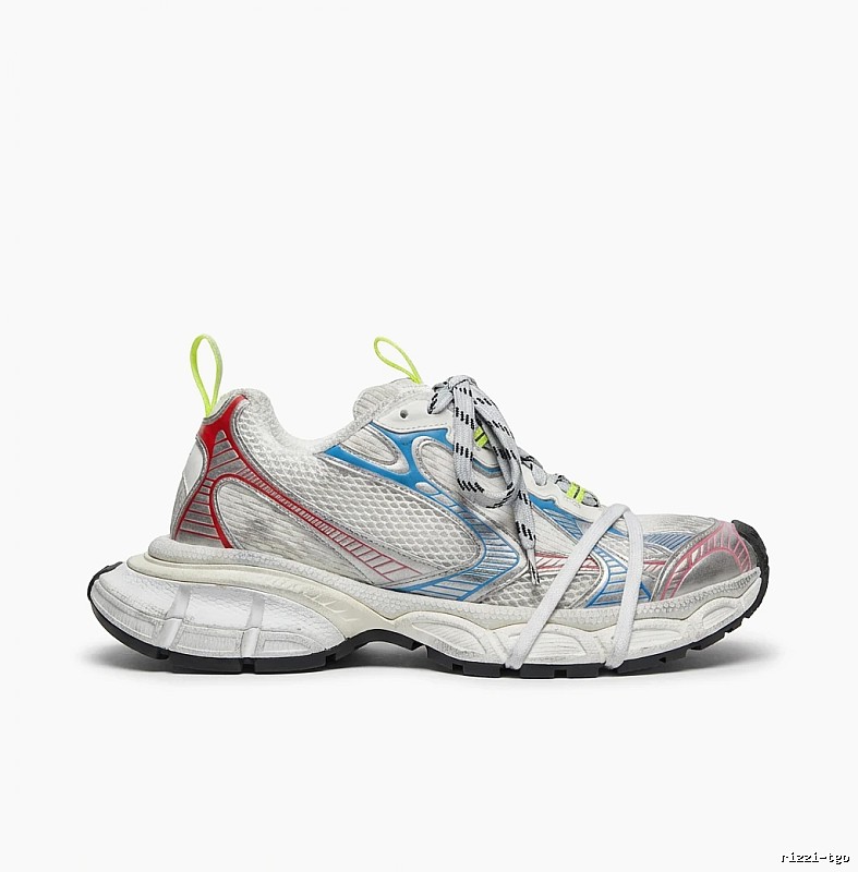 Balenciaga retro-style sports shoes