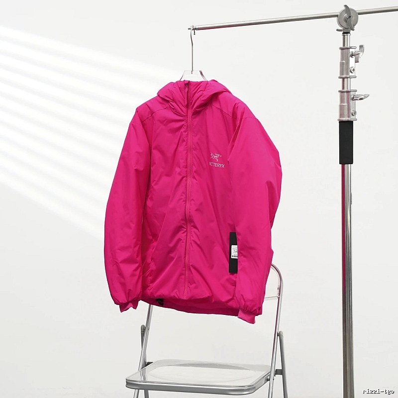 Bright Shell Jacket with vivid finish - Arc'teryx Layering Edit