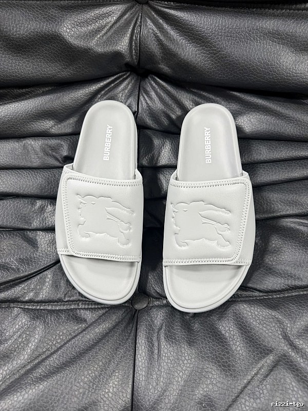Burberry Equestrian Knight Collection Minimalist Style Light Grey Slide Sandals