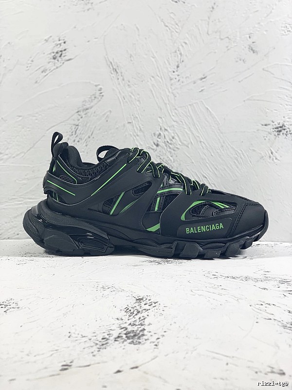Dark Green Runner Balenciaga Dark Green Sneaker for Photo Ready Styling
