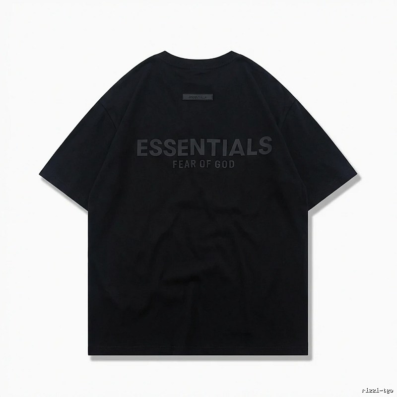 ESSENTIALS minimalist style black T-shirt
