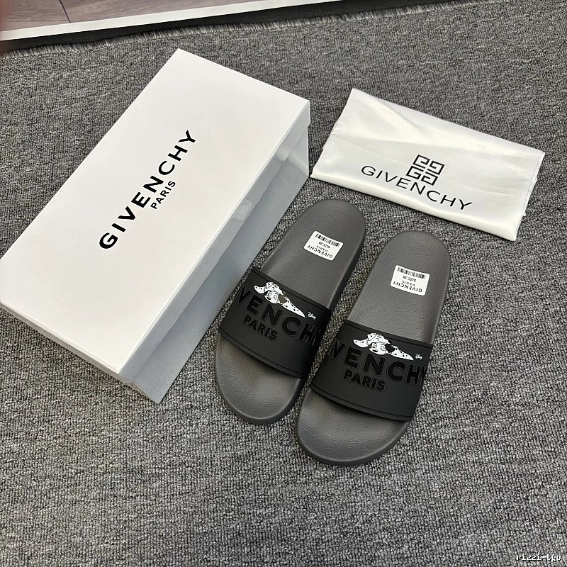Givenchy x Dalmatian Co-branded Streetwear Style Grey Slides