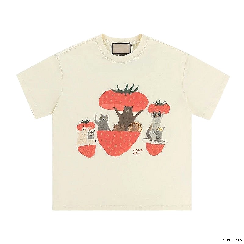 Gucci Strawberry & Animal Playful Style Off-white T-shirt