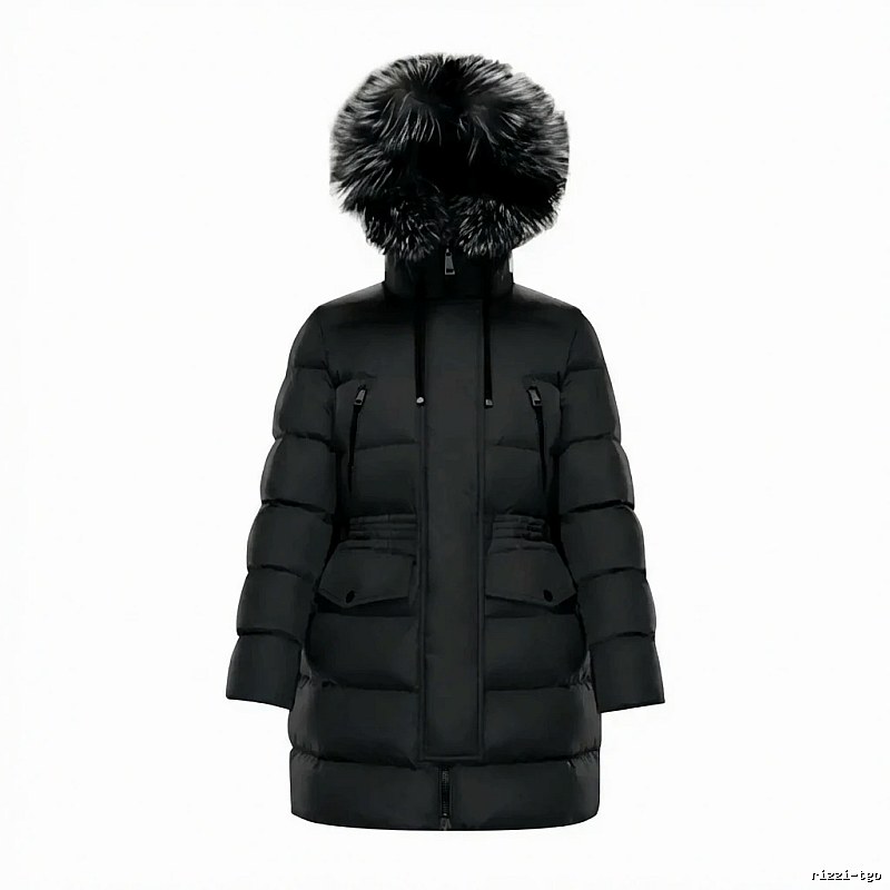Long black down jacket of Moncler