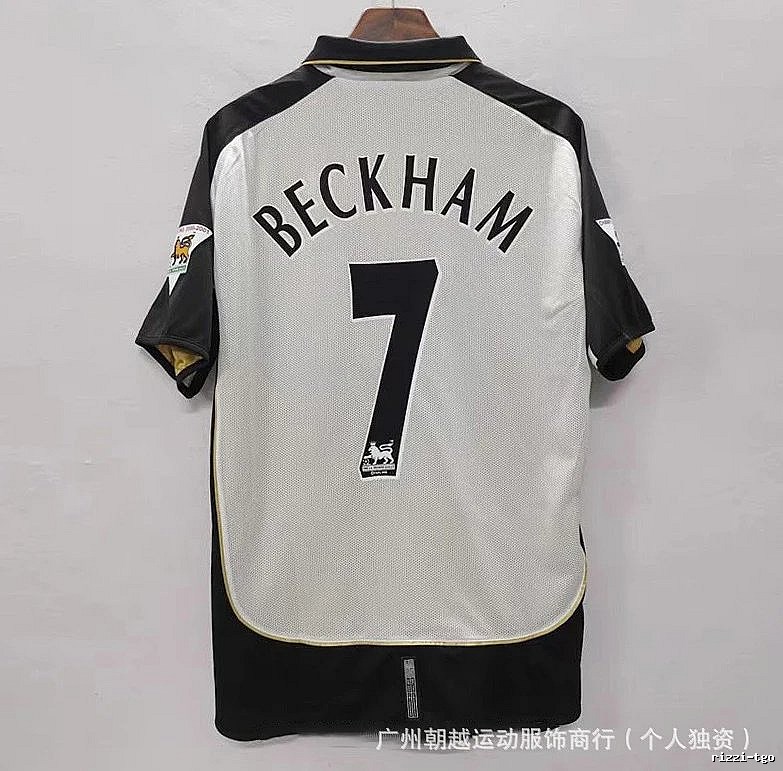 Manchester United Classic Beckham #7 soccer jersey White Black Retro for Daily Styling