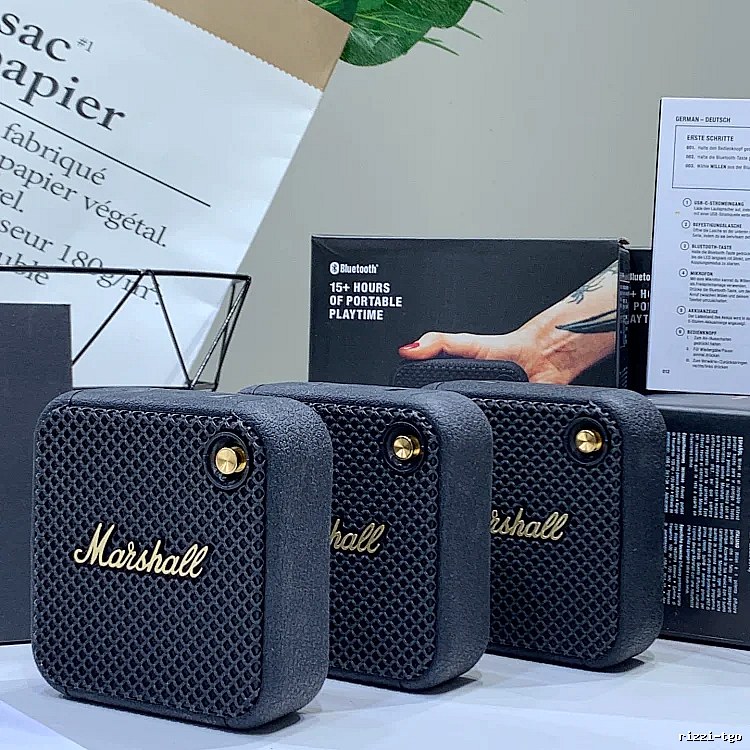 Marshall Willen Portable Speaker in Navy