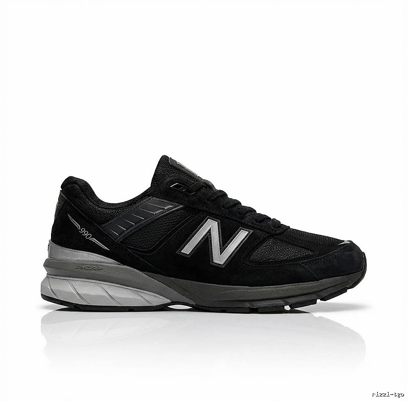 New Balance 990 series black sports shoes