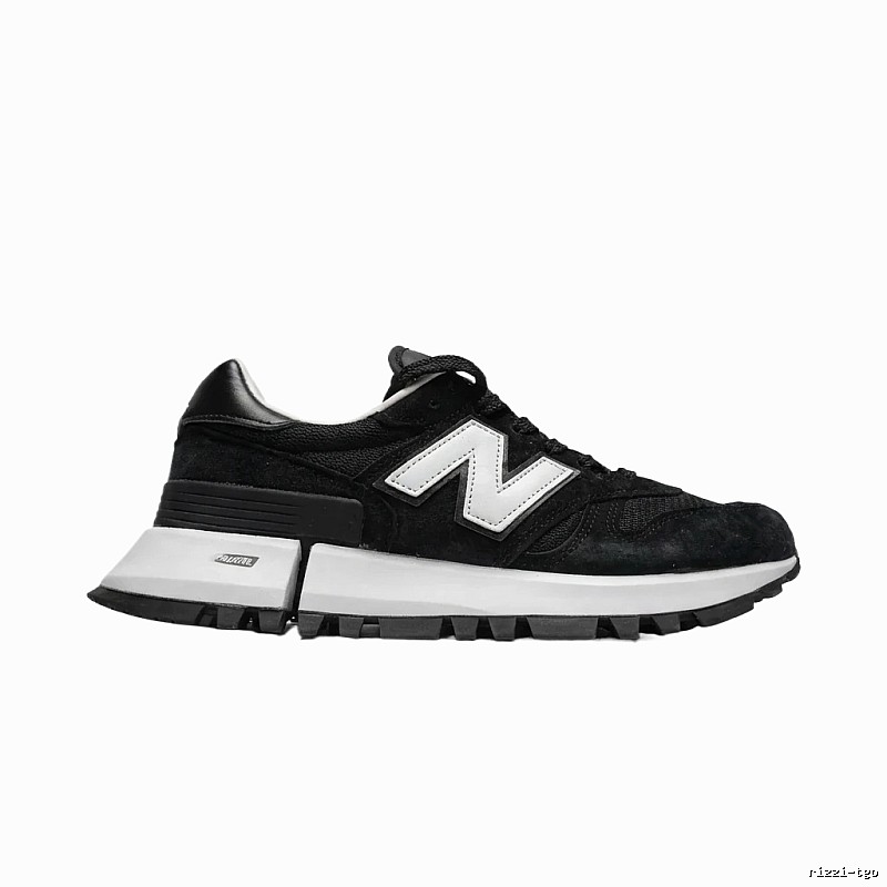 New Balance retro black and white sports shoes