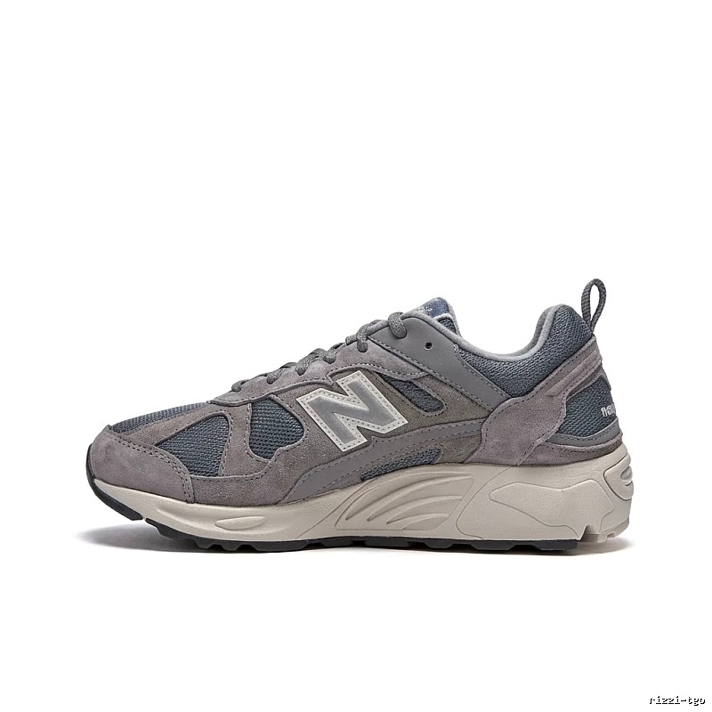 New Balance retro-style grey sports shoes