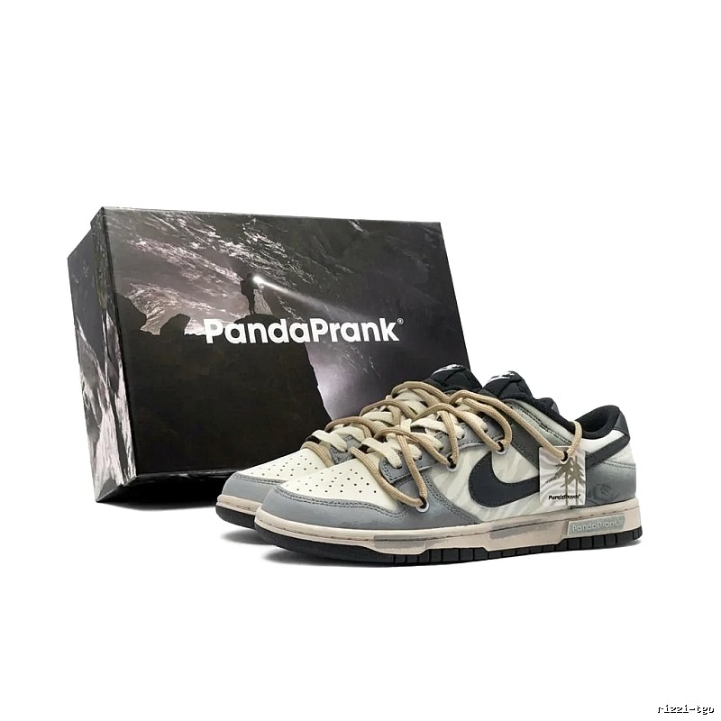 Nike co-branded gray and black sports shoes