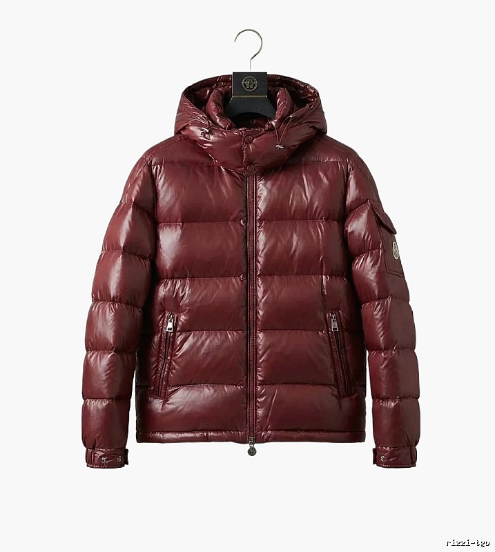The classic burgundy down jacket of Moncler