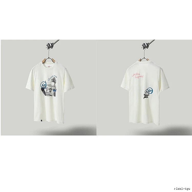 Travis Scott x Jordan Co-branded Graffiti-style Off-white T-shirt