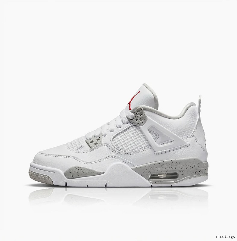 Trendy White Shoes of Jordan AJ4