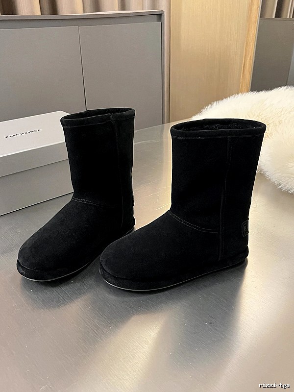 UGG Classic Boot with Black Suede Mid-calf Boot for Streetwear Looks
