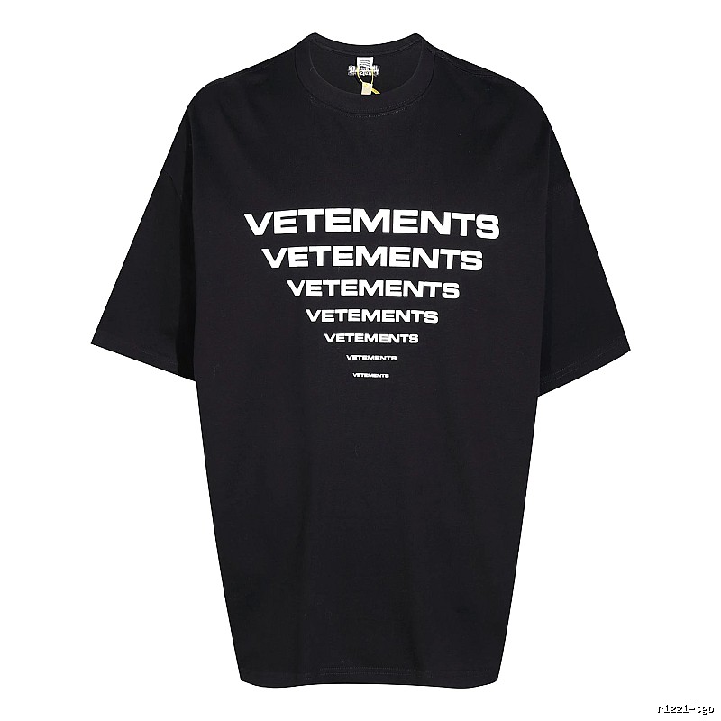 Urban Statement graphic T-shirt Black Colorful Lucky with Statement Pattern