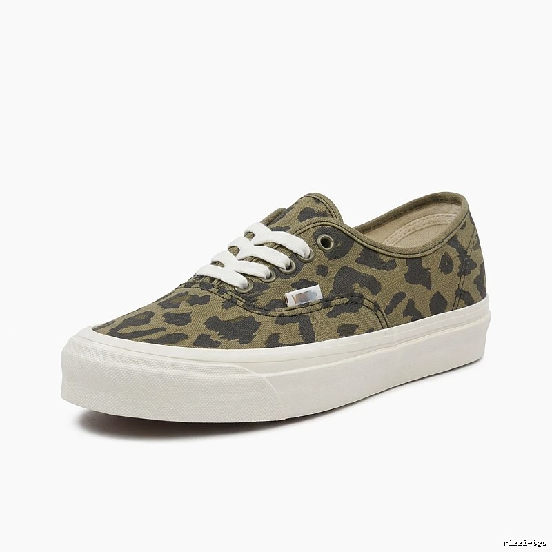 Vans camouflage low-top shoes